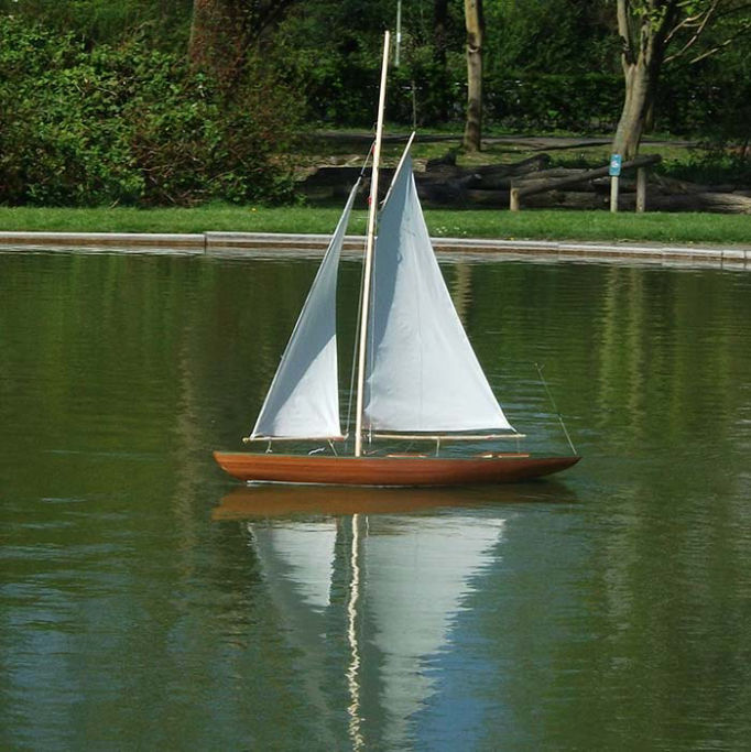 Cedar strip model boat
